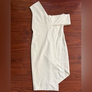 Michelle Mason - Elegant White Off-Shoulder Cocktail Dress - Women’s Size M